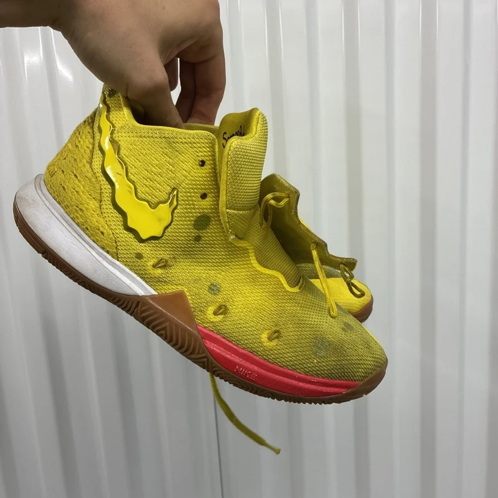 Nike SpongeBob SquarePants x Kyrie 5 SpongeBob RARE - Size 5.5 Y